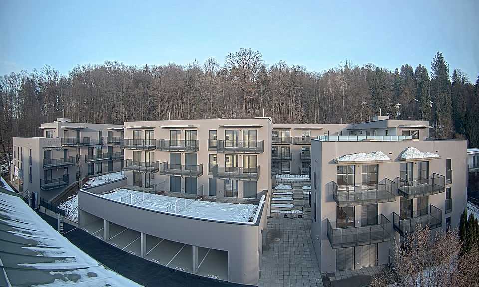 Livebild Baukamera 1 - Webcam 'Gesamtpanorama Westseite' - Baustelle Neubau Wohnanlage St.-Peter-Hauptstraße 183, 8042 Graz (ca. 5 Minuteninterval)